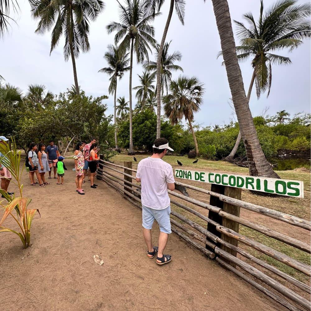 Ventanilla Ecotour with Wildlife and Coastal Towns