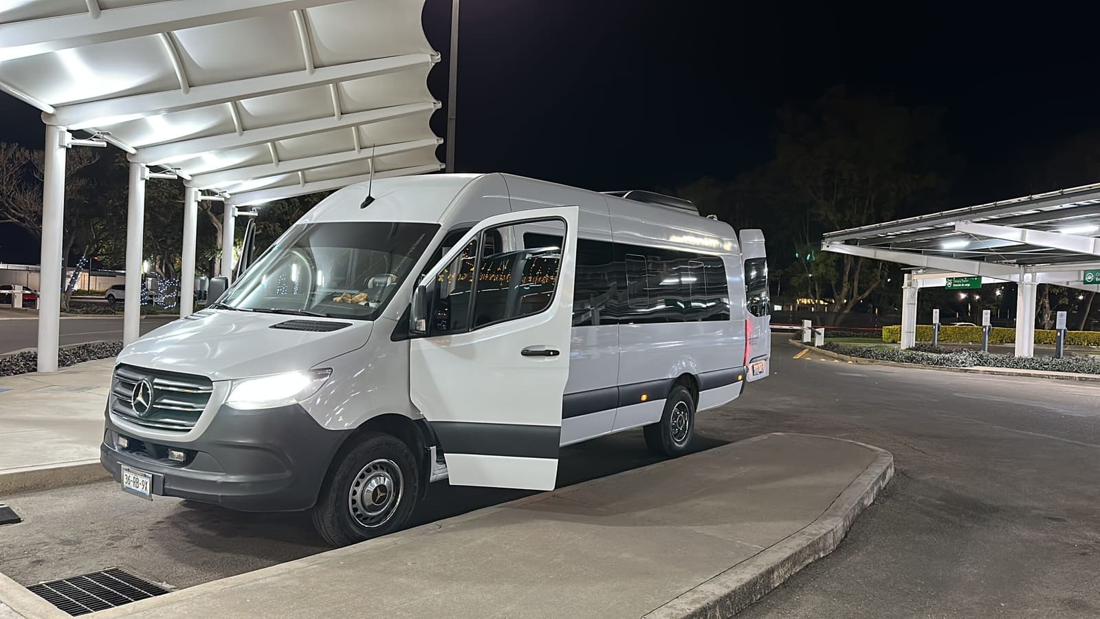 Safe and Comfortable Airport Transportation in Huatulco: photo 4