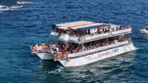 Tour por las Bahías en catamarán